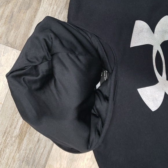Under Armor Hoodie - Picture 7 of 9